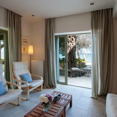 Vilă Corfu Beachfront Mesongí